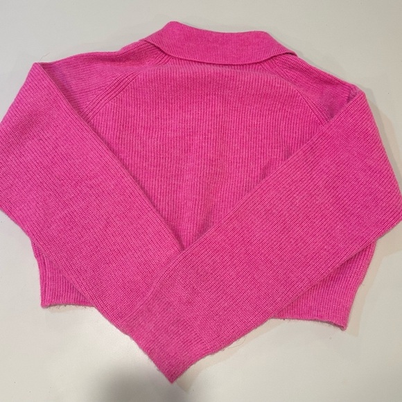Le Lis Cropped Pink Sweater Size Small - Picture 2 of 5